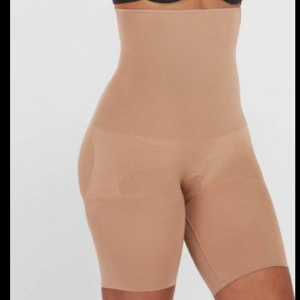 NWT Assets by SPANX High-Waisted Mid-Thigh Short Tan in Color Sz Large